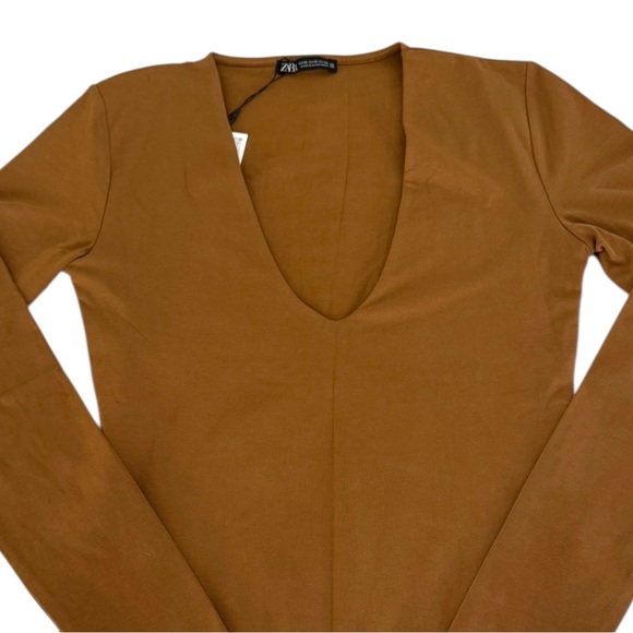 NWT Zara V-neck Bodysuit Brown Tan M Long Sleeve Deep V Neutral Basic Normcore - Picture 3 of 8